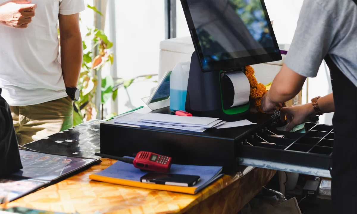 Fondo de caja en comercio